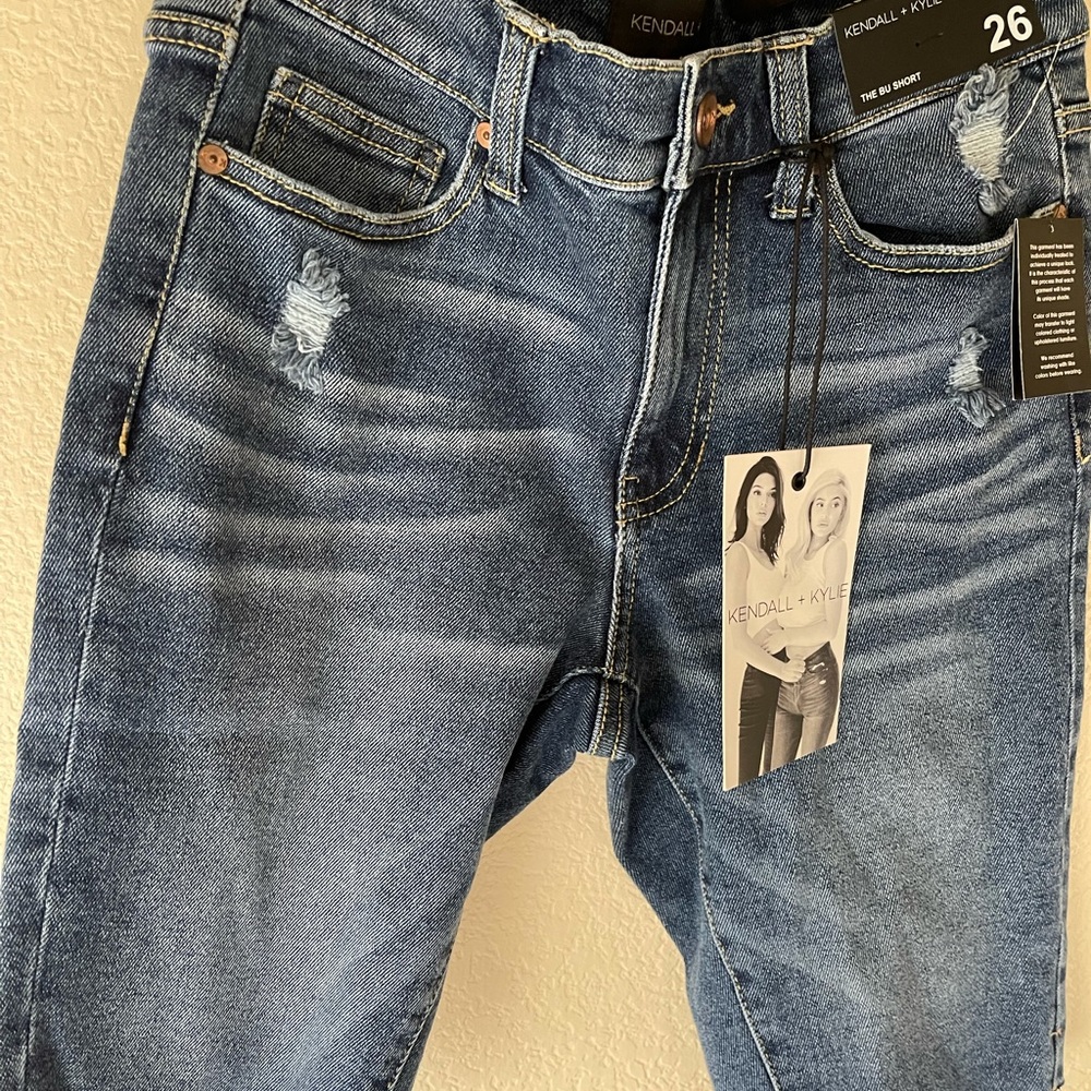 Kendall + Kylie the Bu short